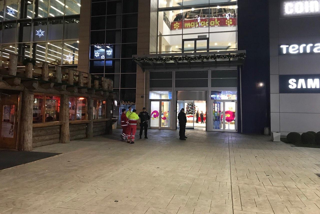 EVAKUISAN DELTA SITI NA NOVOM BEOGRADU: KD ekipe policije pretresle tržni centar, DOJAVA O BOMBI JE BILA LAŽNA!